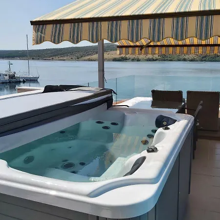 Apartment Luxury By The Sea With Private Whirlpool And Terrace 50m2 *