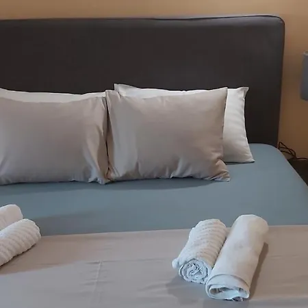 Luxury By The Sea With Private Whirlpool And Terrace 50m2 Apartament Posedarje