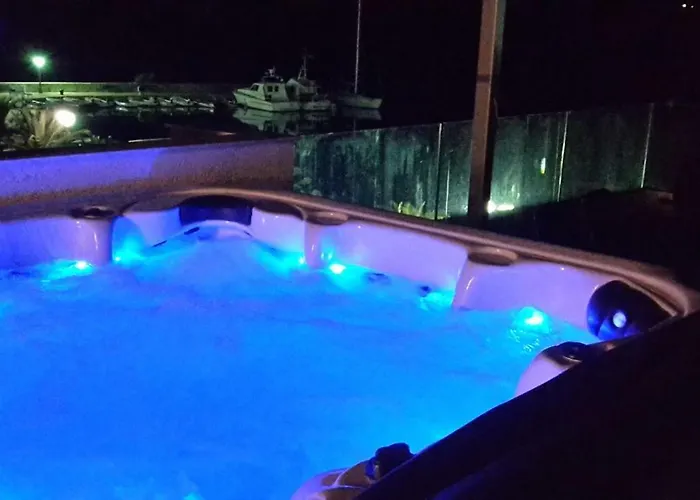 Apartment Luxury By The Sea With Private Whirlpool And Terrace 50m2 Posedarje