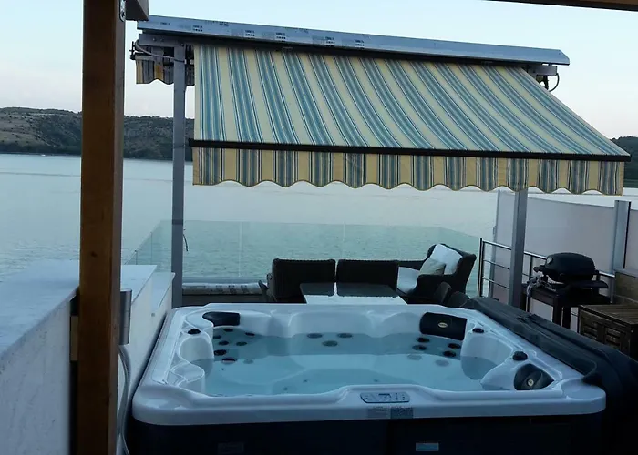 Luxury By The Sea With Private Whirlpool And Terrace 50m2 Apartment